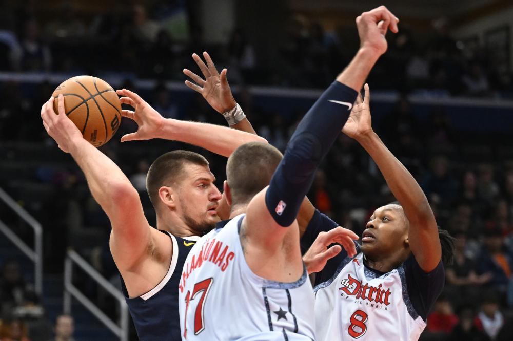 在防守端 在防守端